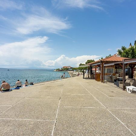 Apartments And Rooms With Parking Space Selce, Crikvenica - 2362 Luaran gambar