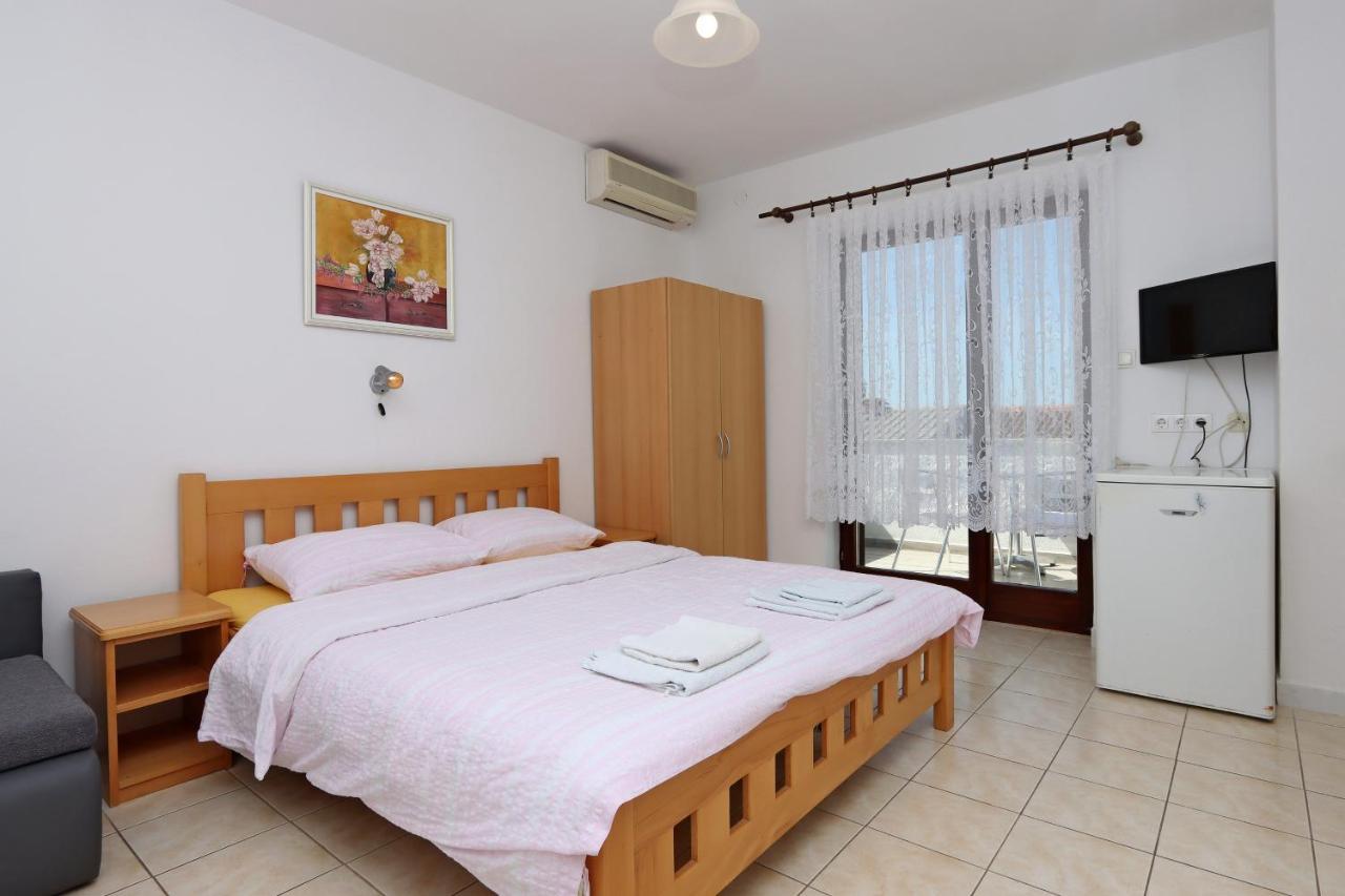 Apartments And Rooms With Parking Space Selce, Crikvenica - 2362 Luaran gambar